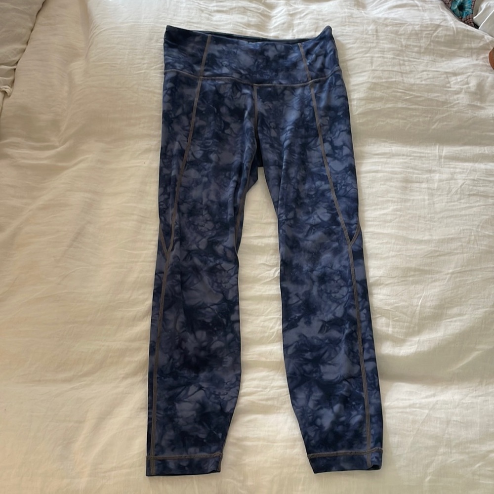 Athleta blue tie dye leggings